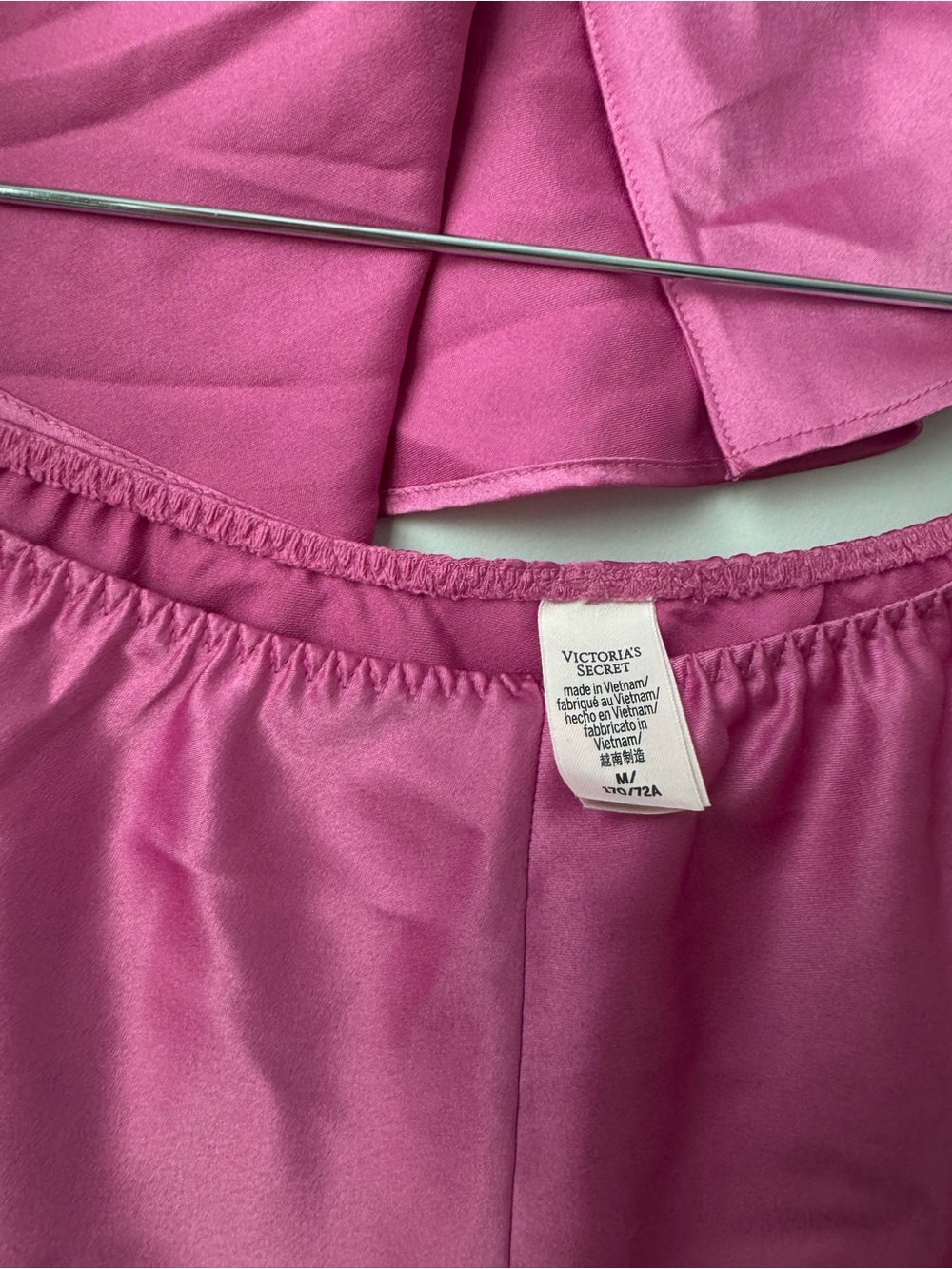 Victoria's Secret Satin Open-Back Cami & Shorts Set Hot Pink Peony sz Medium - Picture 10 of 10